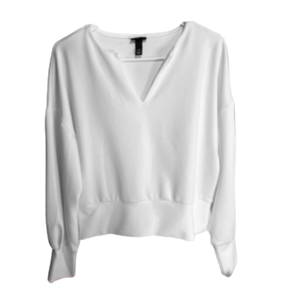 White CROP V Neck Shirt Women’s Top Size 12-14 Large Brand is Scoop